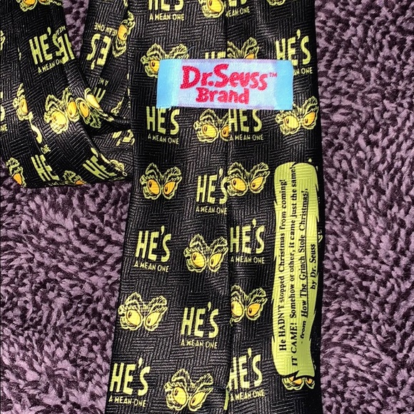 Dr. Seuss The Grinch Necktie - Picture 3 of 4